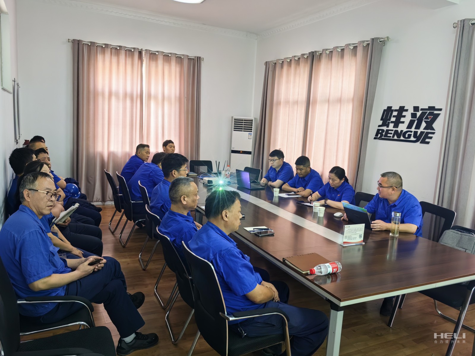 班組長(zhǎng)交流、答疑解惑.jpg