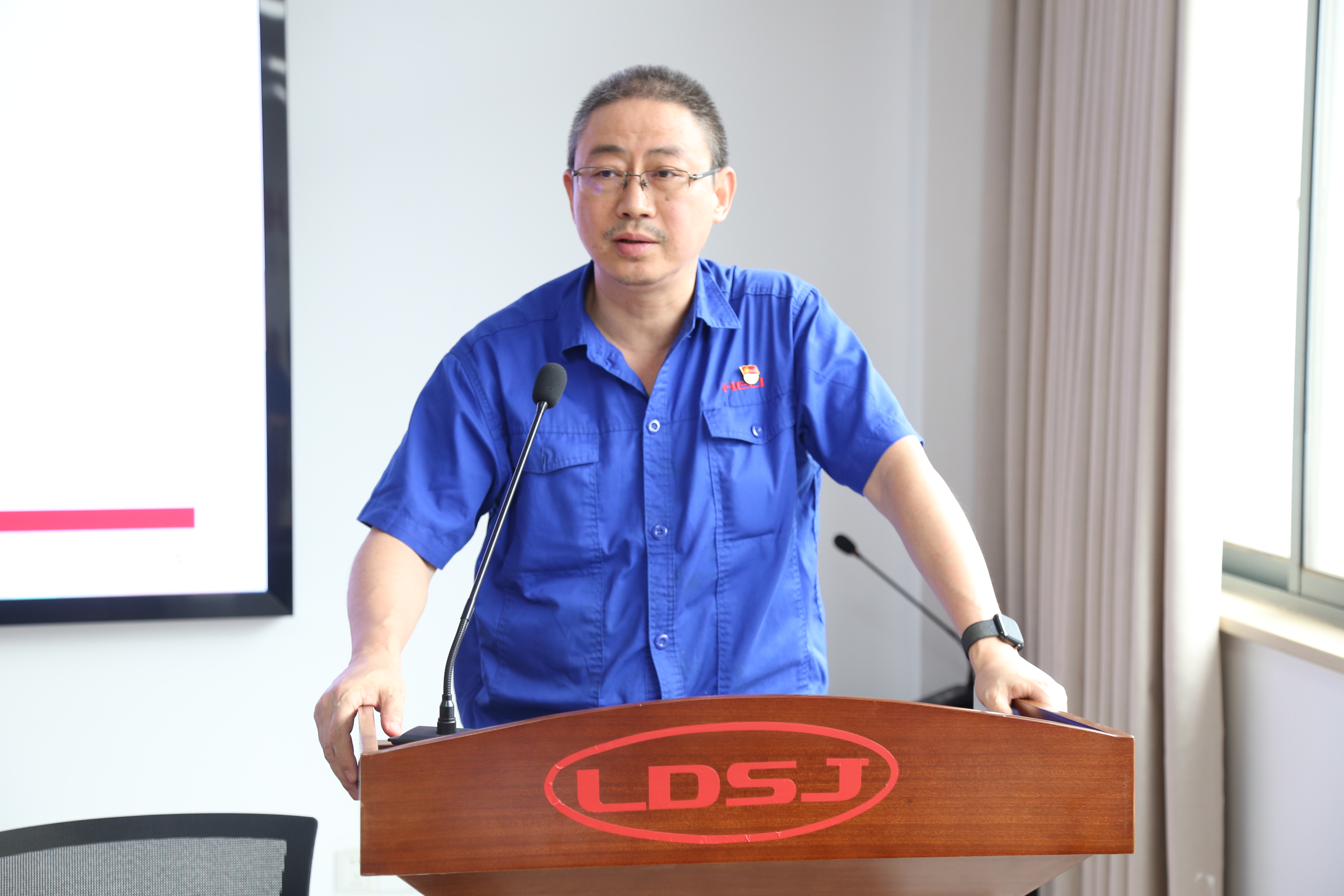 2.集團公司安全環保部部長周偉安作指導講話.JPG